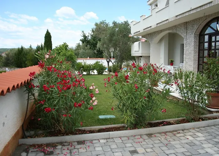 Apartment Tea With Private Pool
