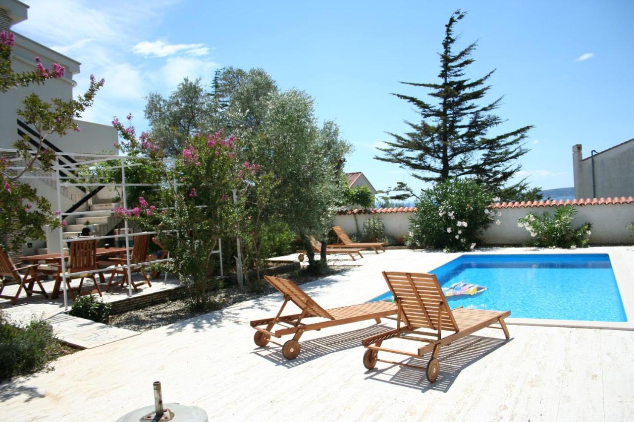 Tea With Private Pool *